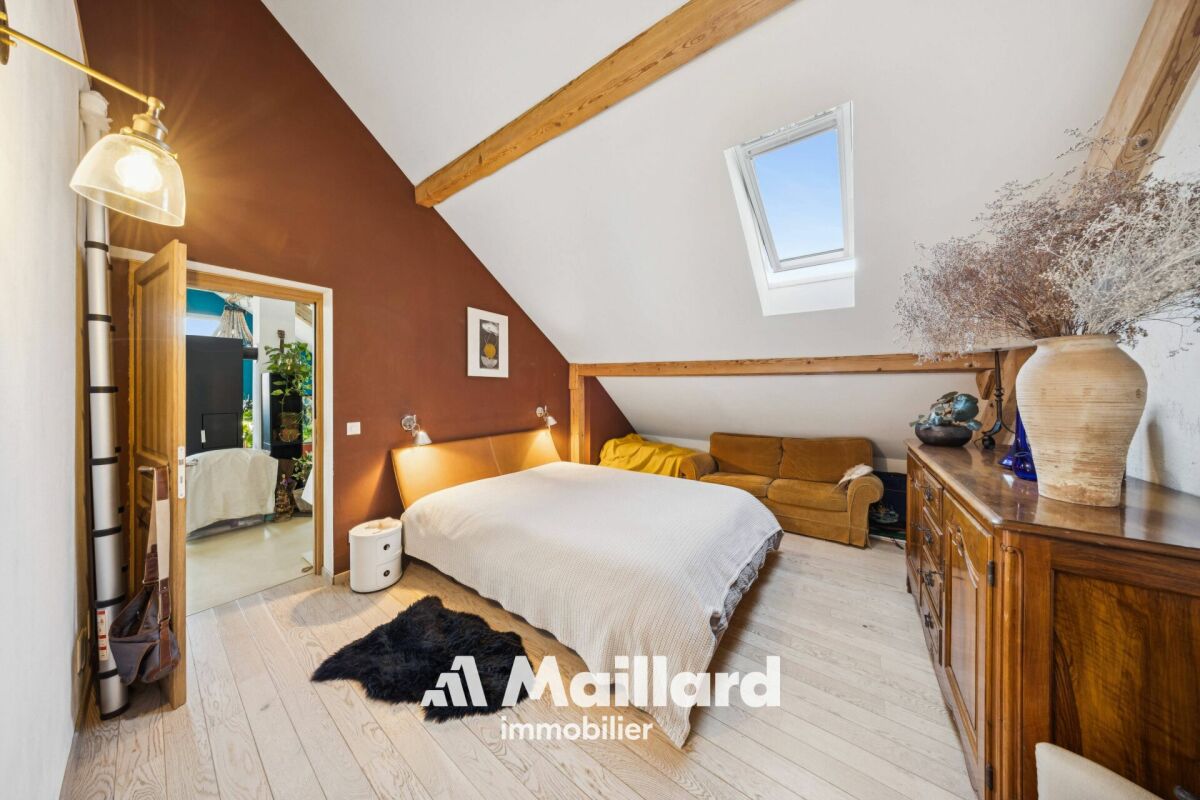 Dachgeschoss-Schlafzimmer mit Dachschräge