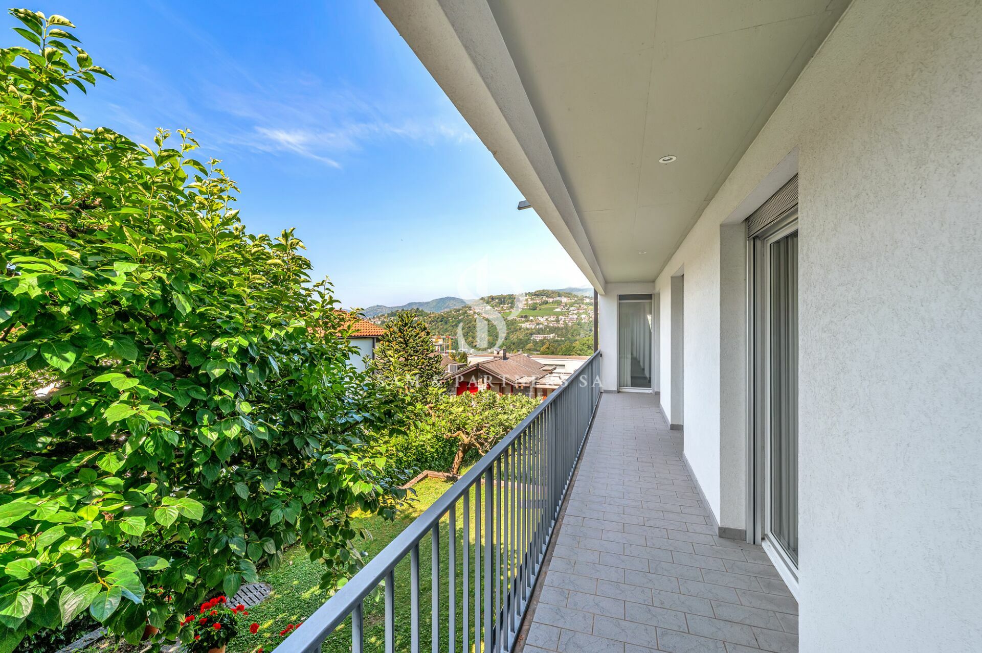 Balkon mit Grünblick