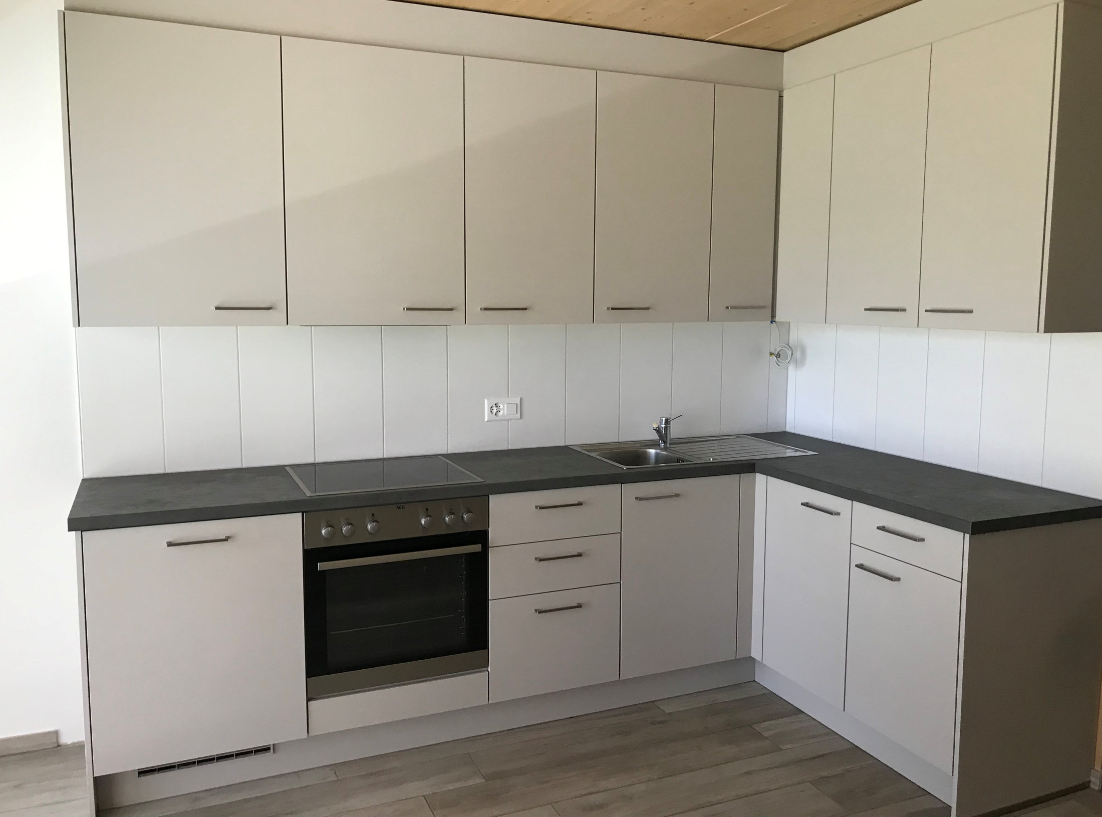 Moderne Küche in L-Form