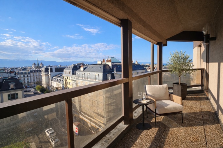 Balkon mit Stadtblick