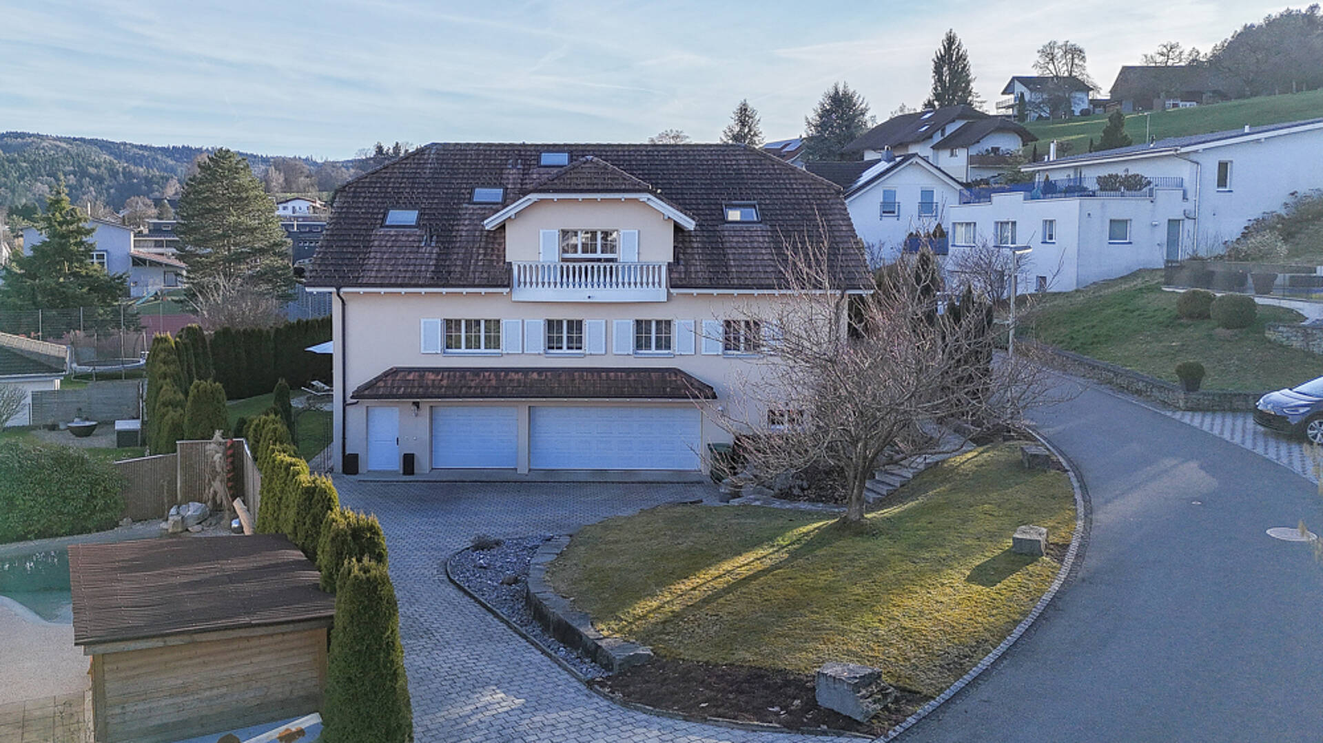 Freistehendes Haus mit großem Grundstück