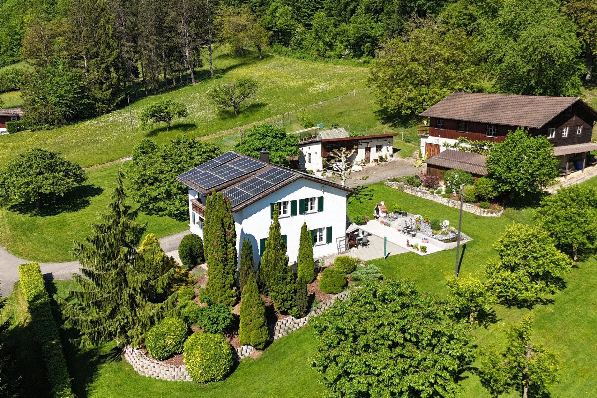 Ländliches Anwesen mit Solardach