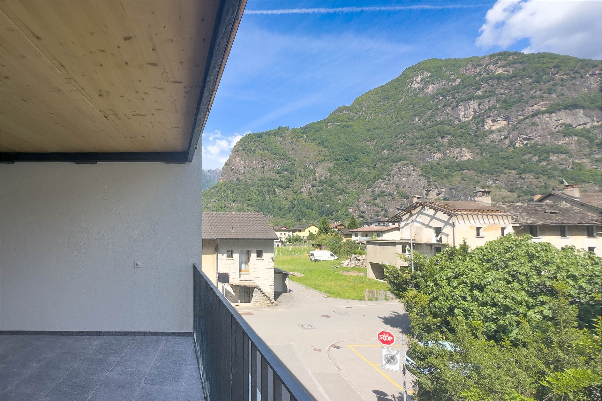Balkon mit Bergblick