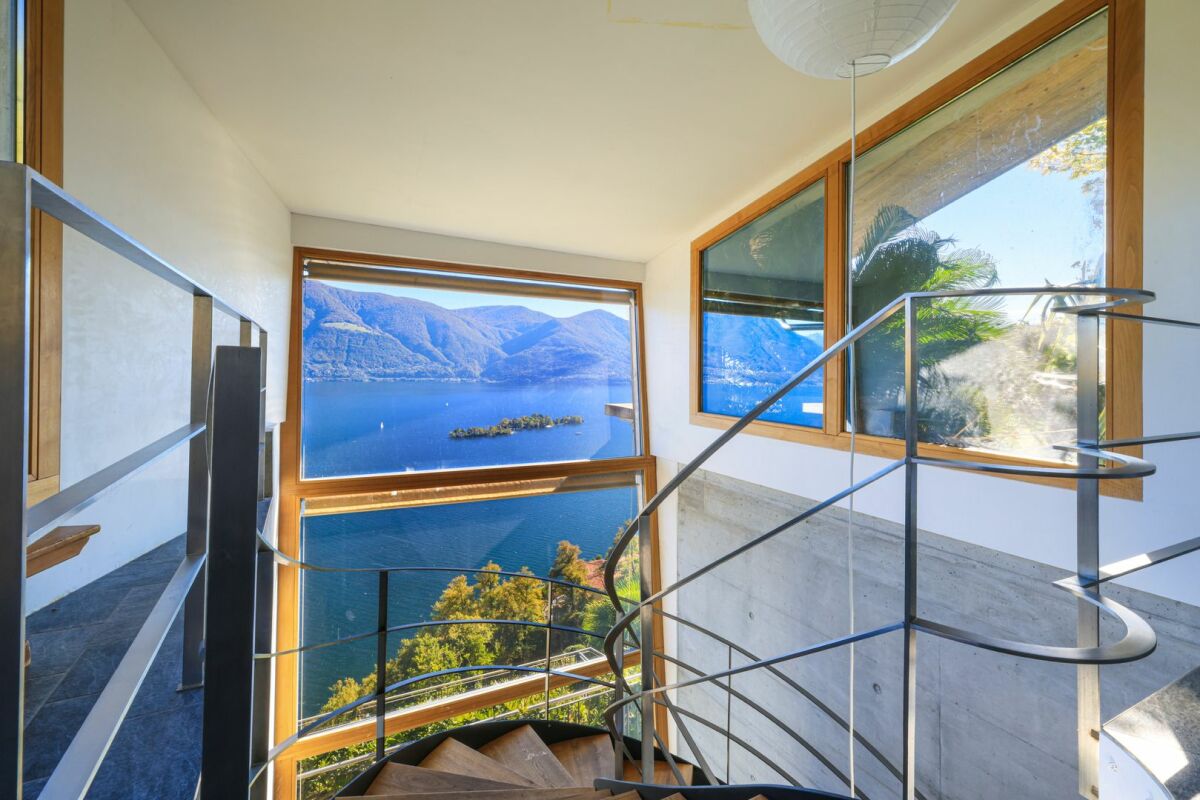 Treppenhaus mit Seeblick