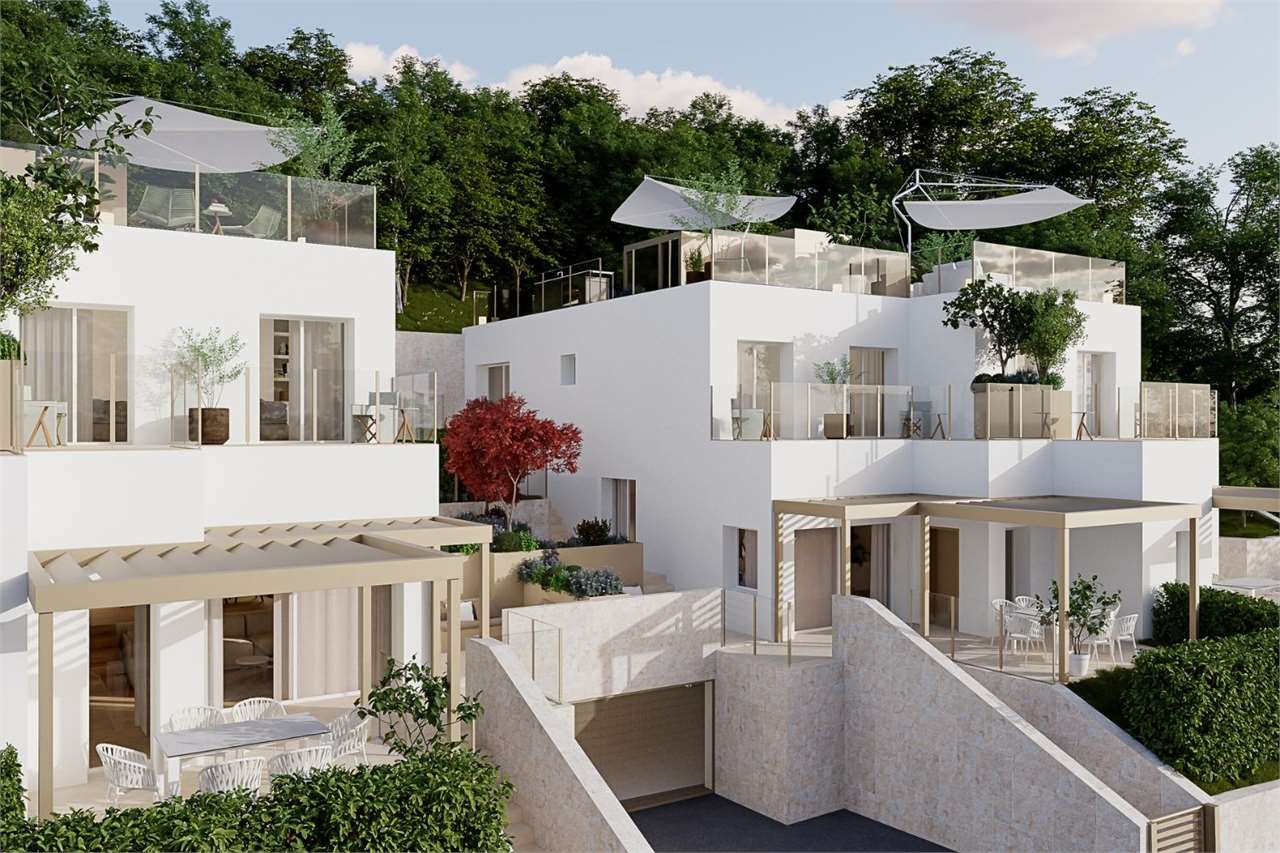 Moderne Terrassen- und Dachgeschossansicht