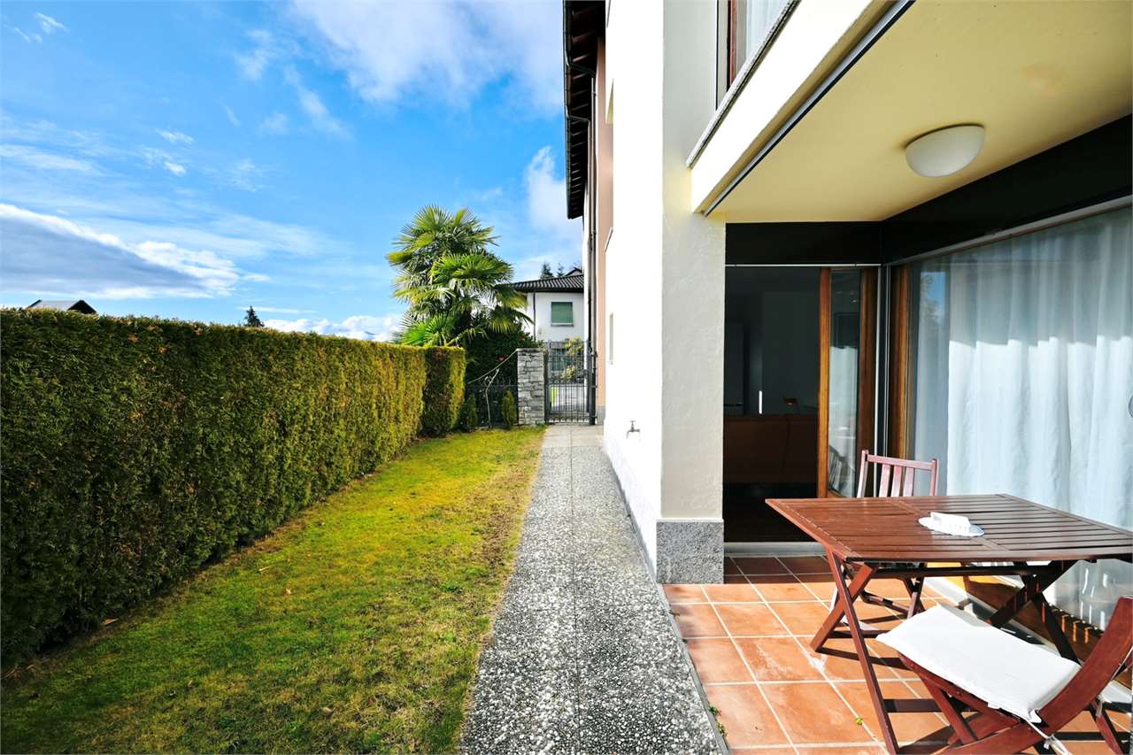 Terrasse am Haus mit Garten