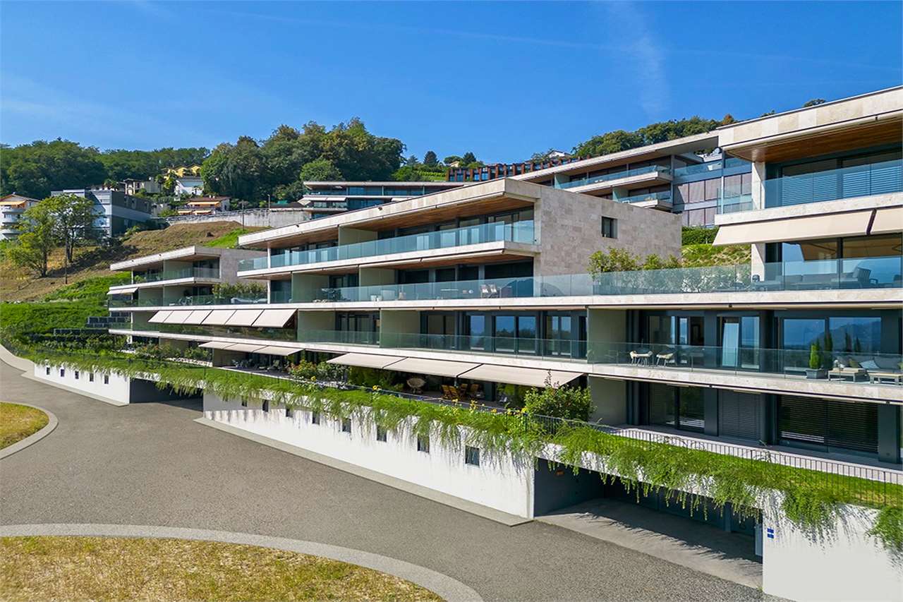 Moderne Terrassenanlage mit gestaffelten Luxuswohnungen