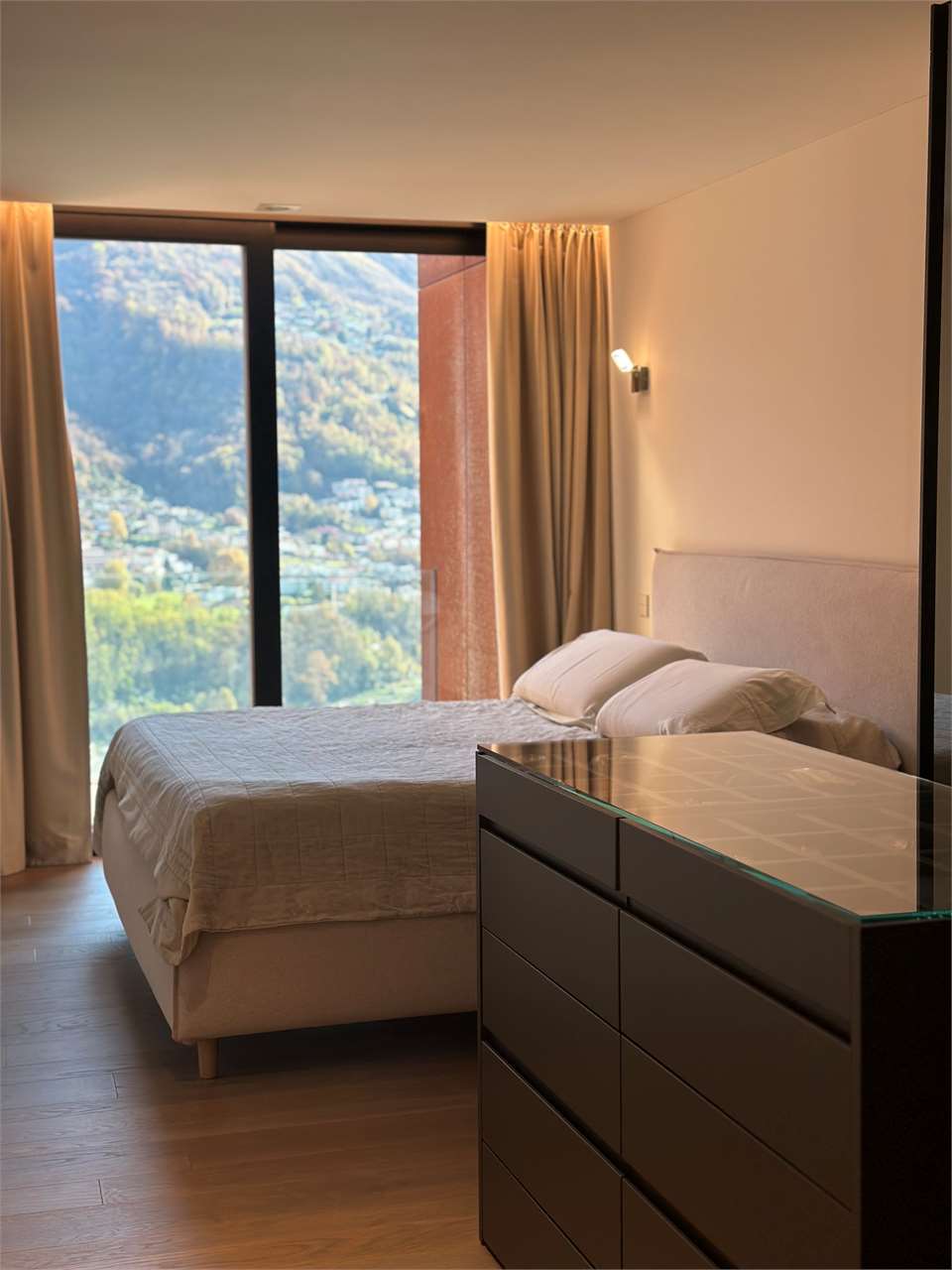Schlafzimmer mit Bergblick