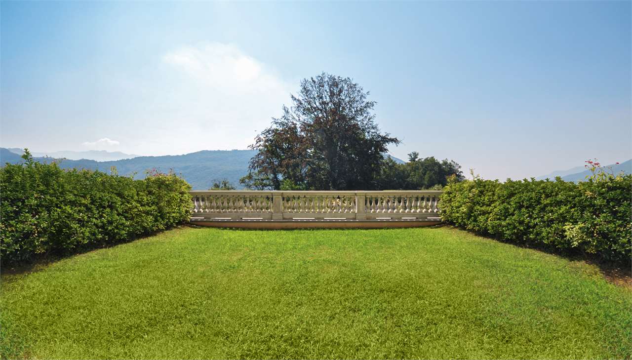 Garten mit Bergblick