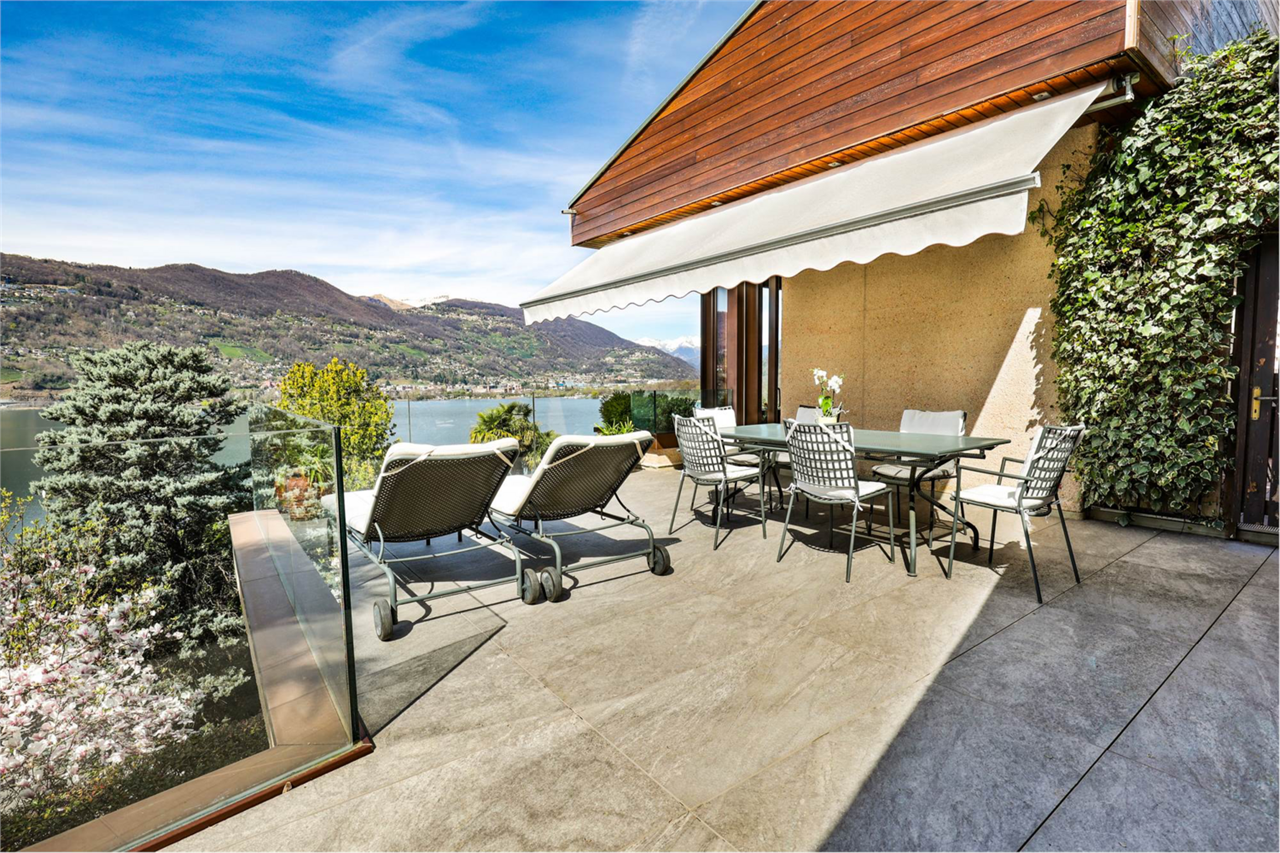 Terrasse mit Seeblick