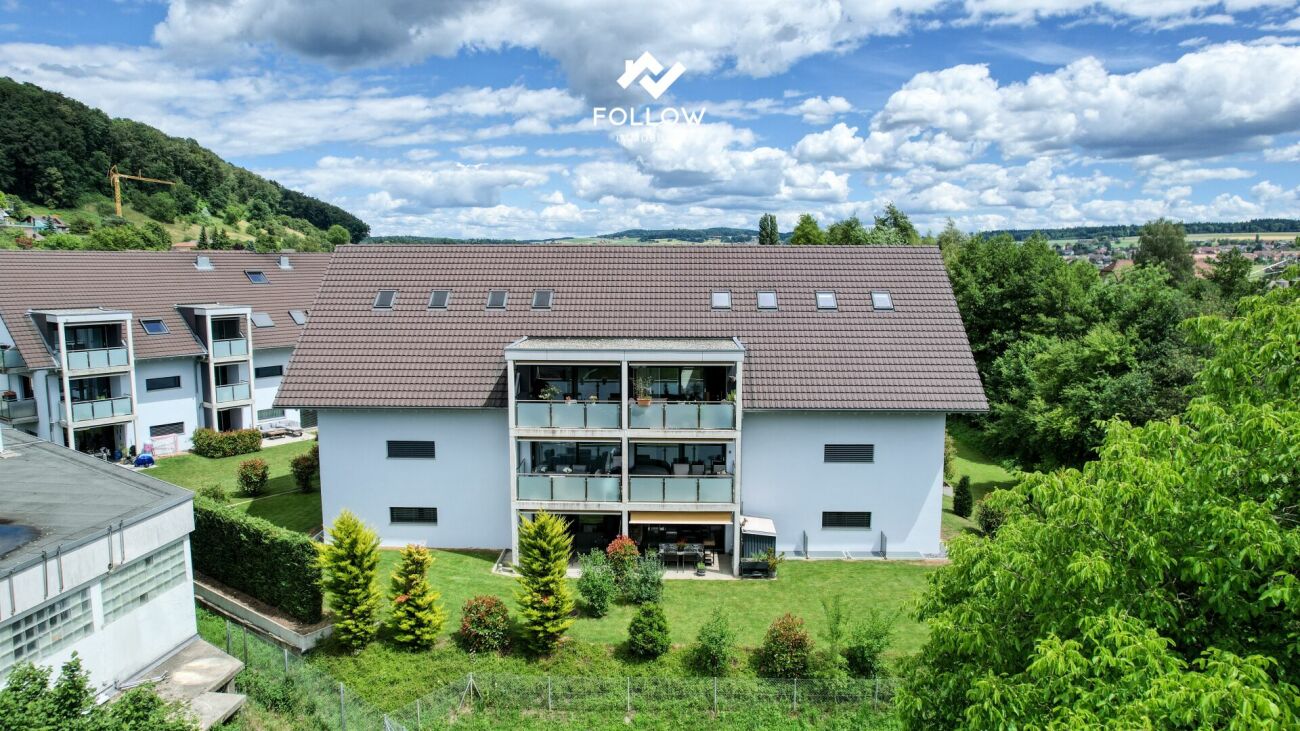 Außenansicht eines Wohngebäudes mit Balkonanlage
