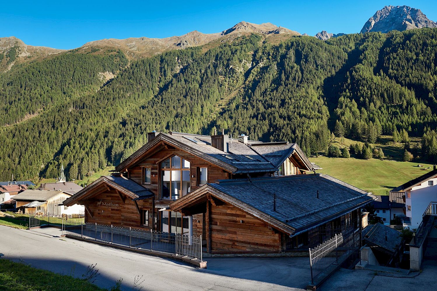 Alpen-Chalet mit Bergpanorama