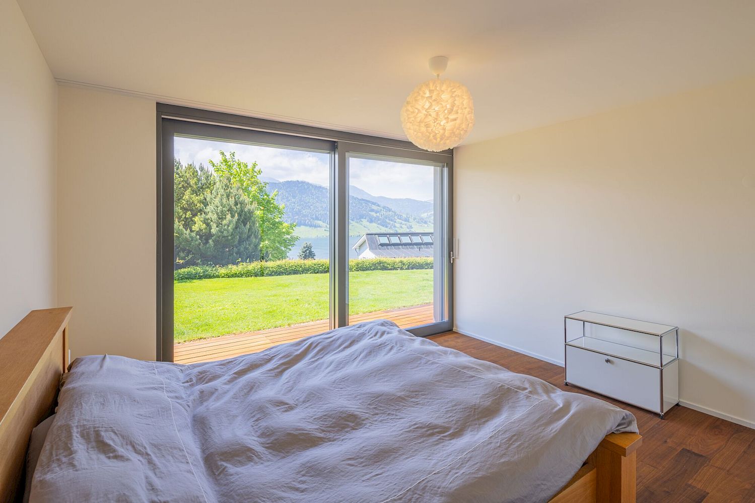 Schlafzimmer mit Bergblick
