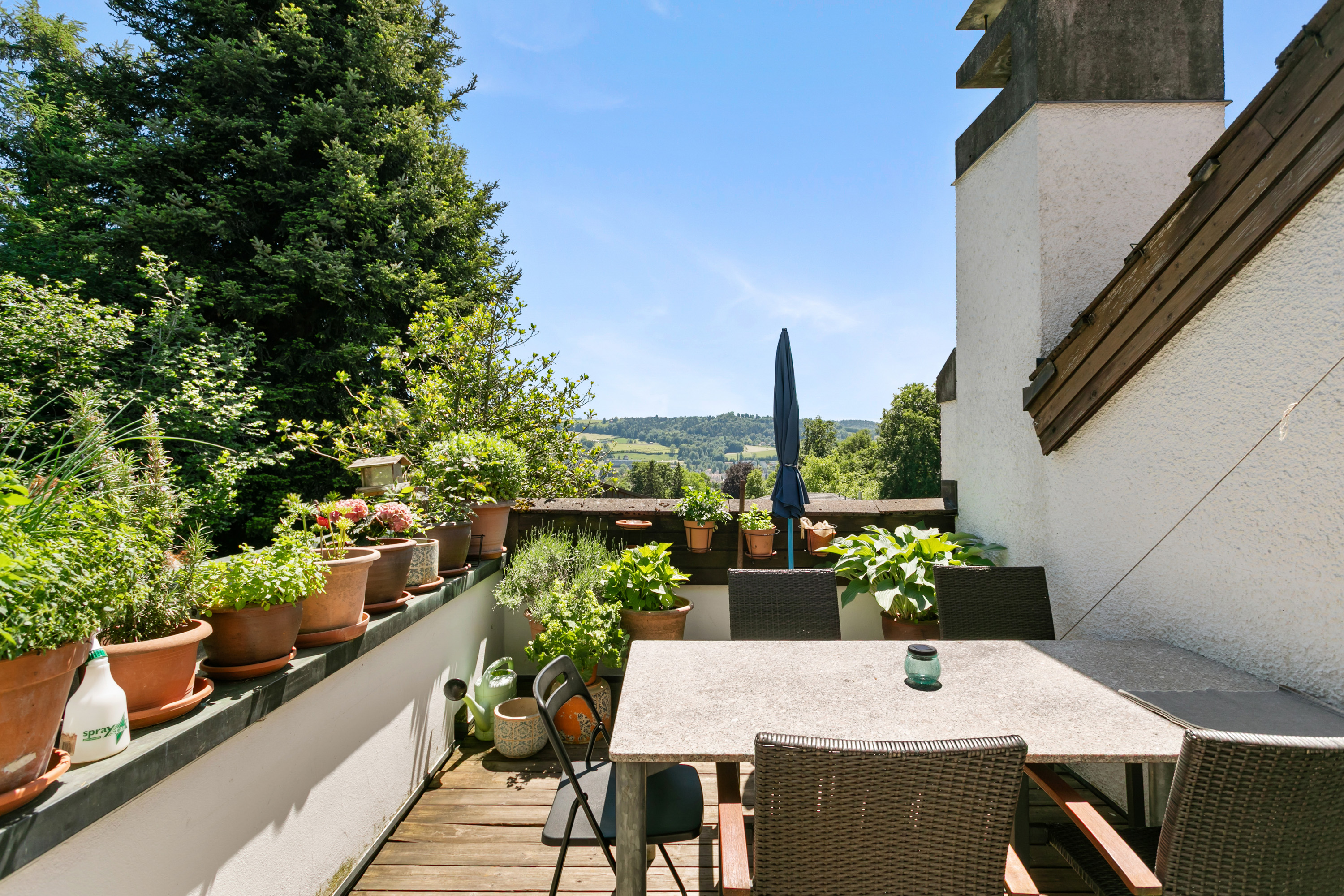 Terrasse mit Gartenblick