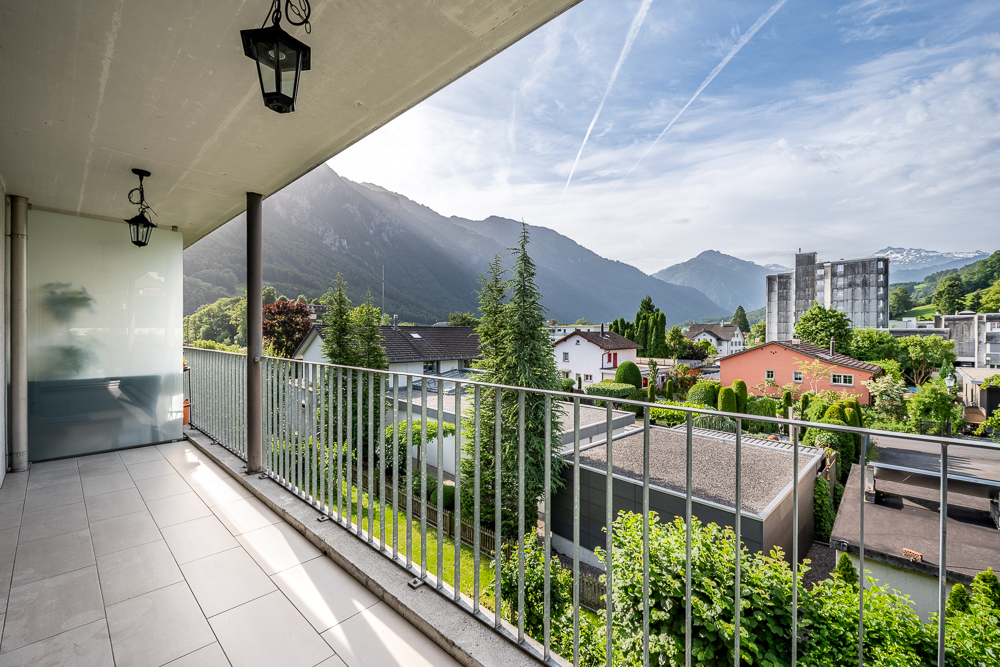Balkon mit Bergblick