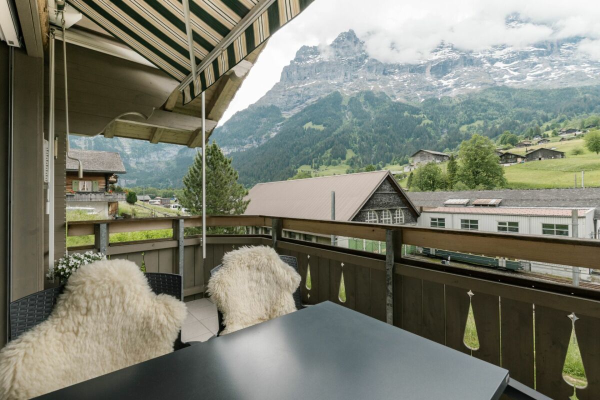 Balkon mit Bergblick