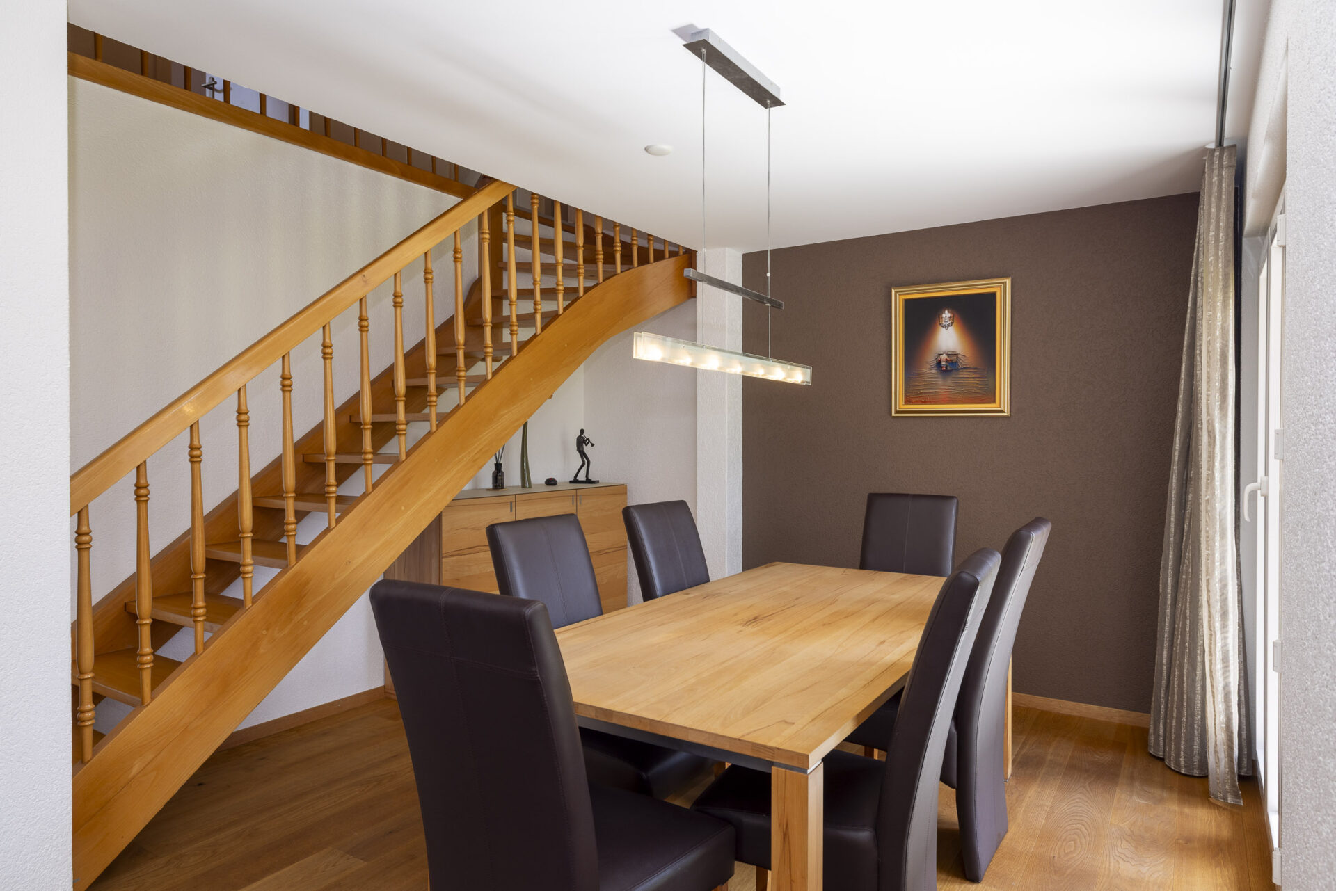 Esszimmer mit Treppe