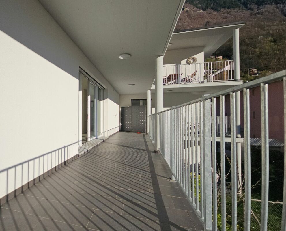 Außenbalkon mit Geländer