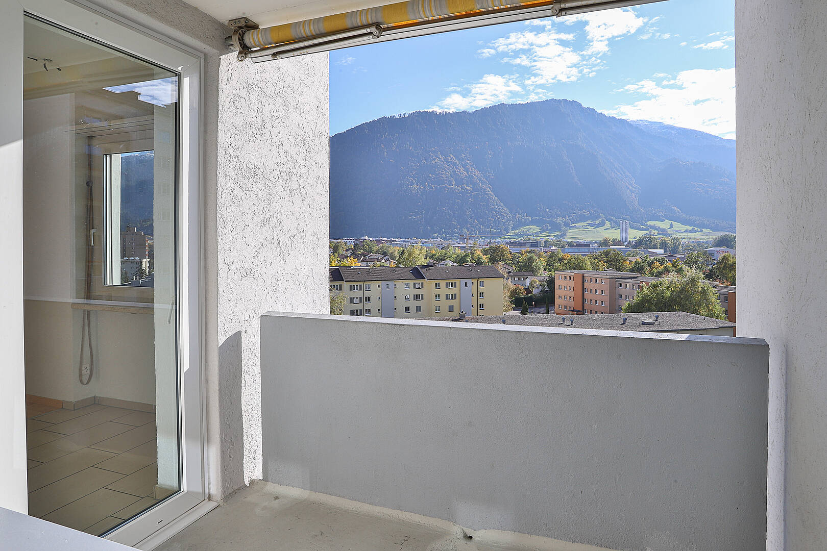 Balkon mit Bergblick