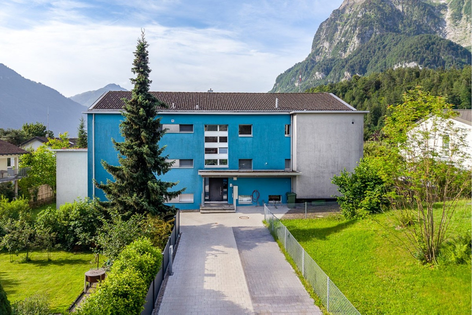 Außenansicht eines Hauses in Berglage