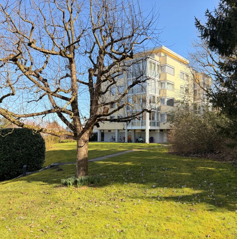 Mehrfamilienhaus mit Garten