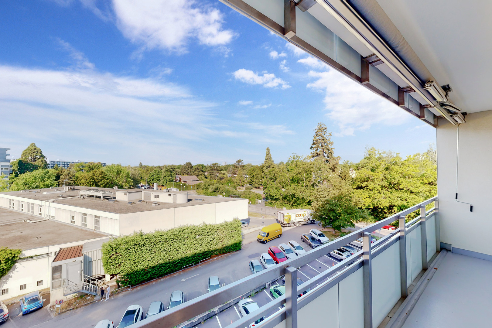 Balkon mit weitem Ausblick