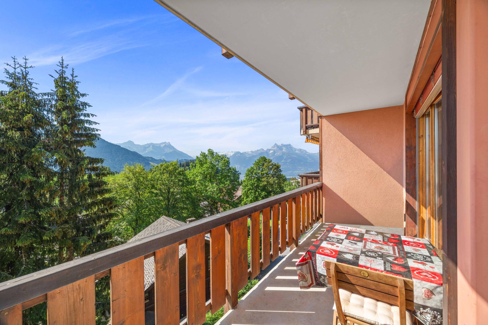 Balkon mit Alpenblick