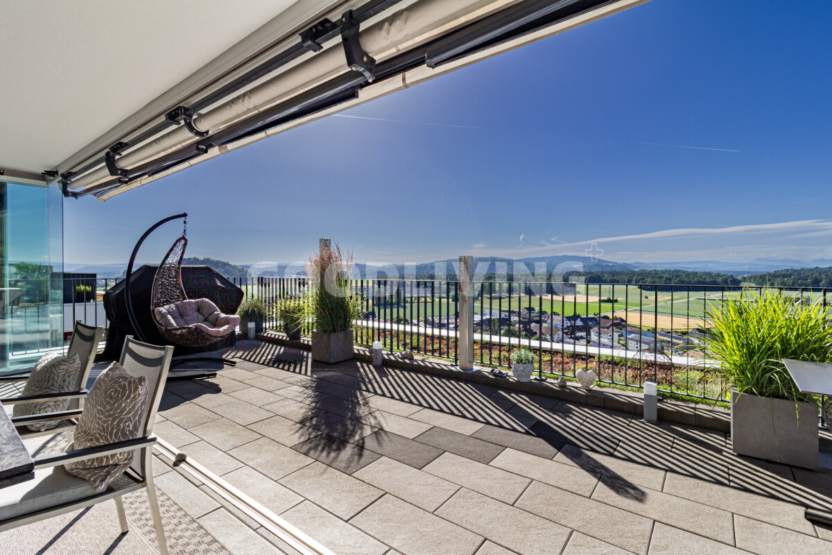 Große Dachterrasse mit Panoramablick