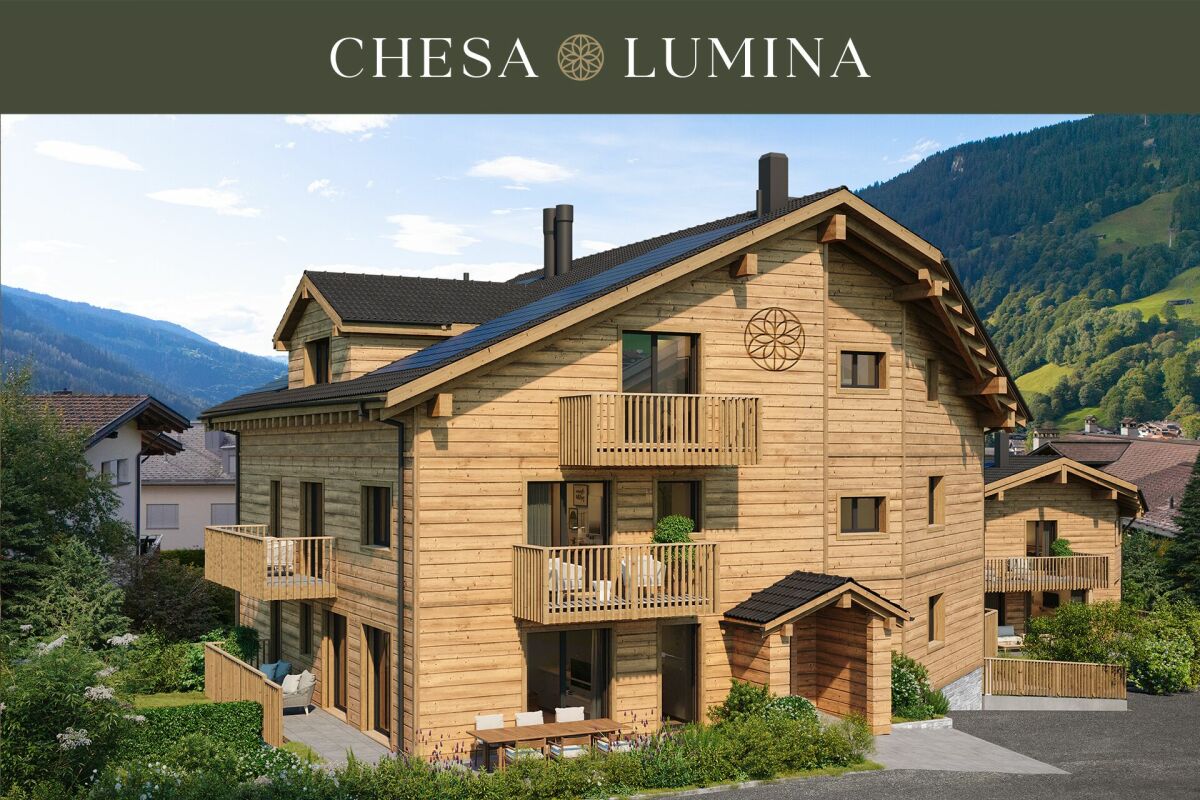 Holzchalet in alpiner Berglage