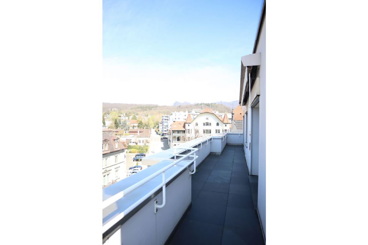 Balkon mit Stadtblick