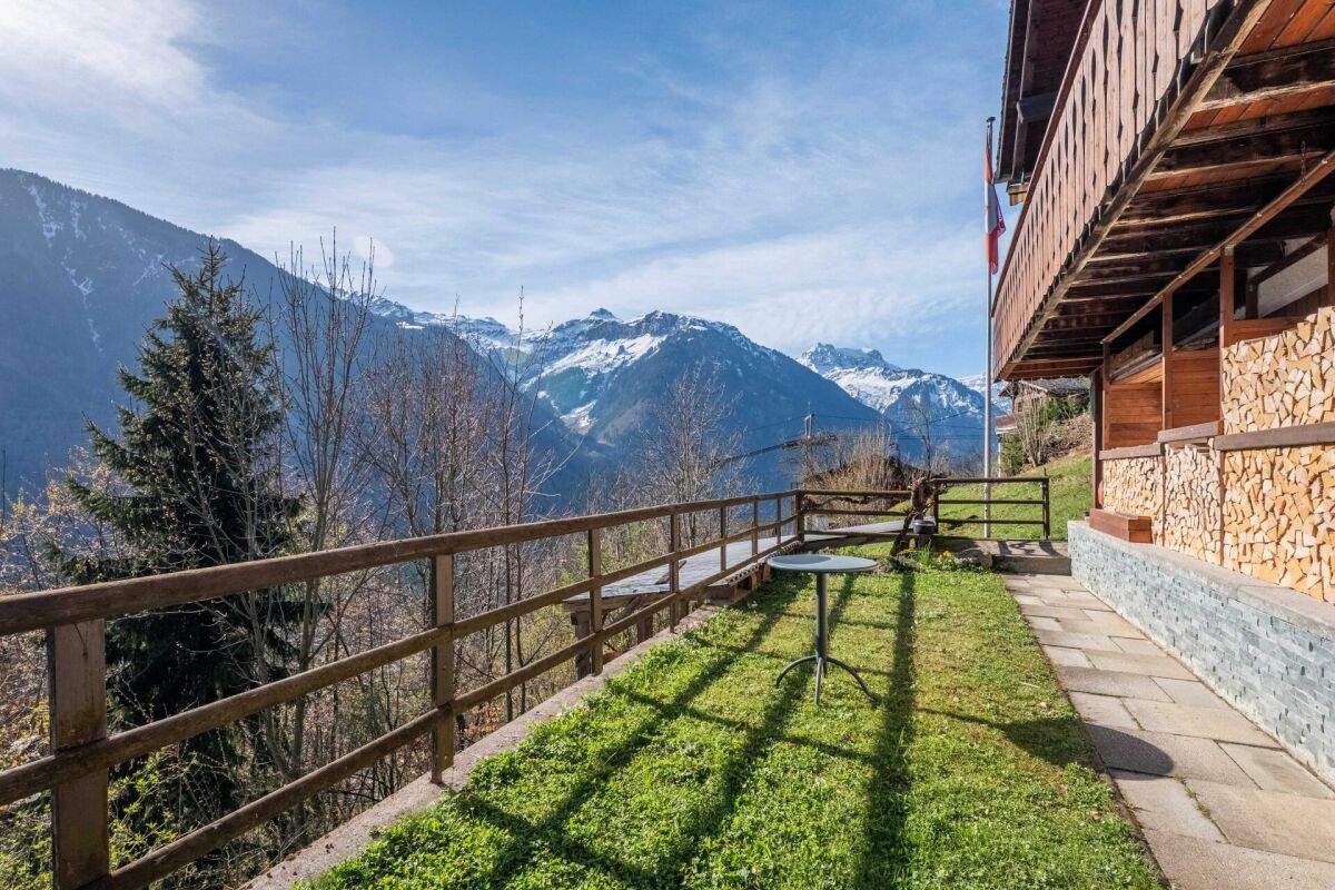 Balkon mit Bergblick