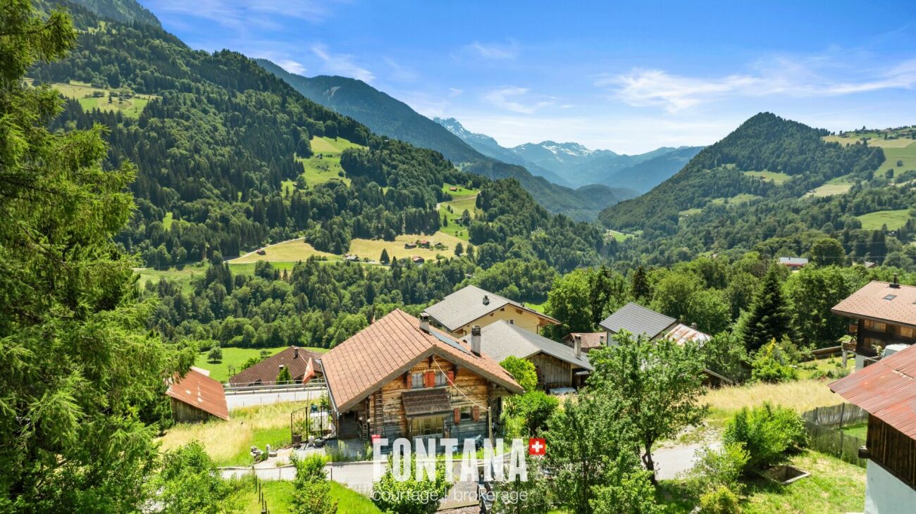 Alpine Berglandschaft mit Chalets