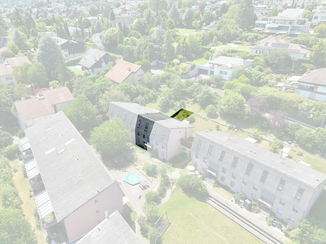Luftaufnahme einer Wohnanlage im Grünen