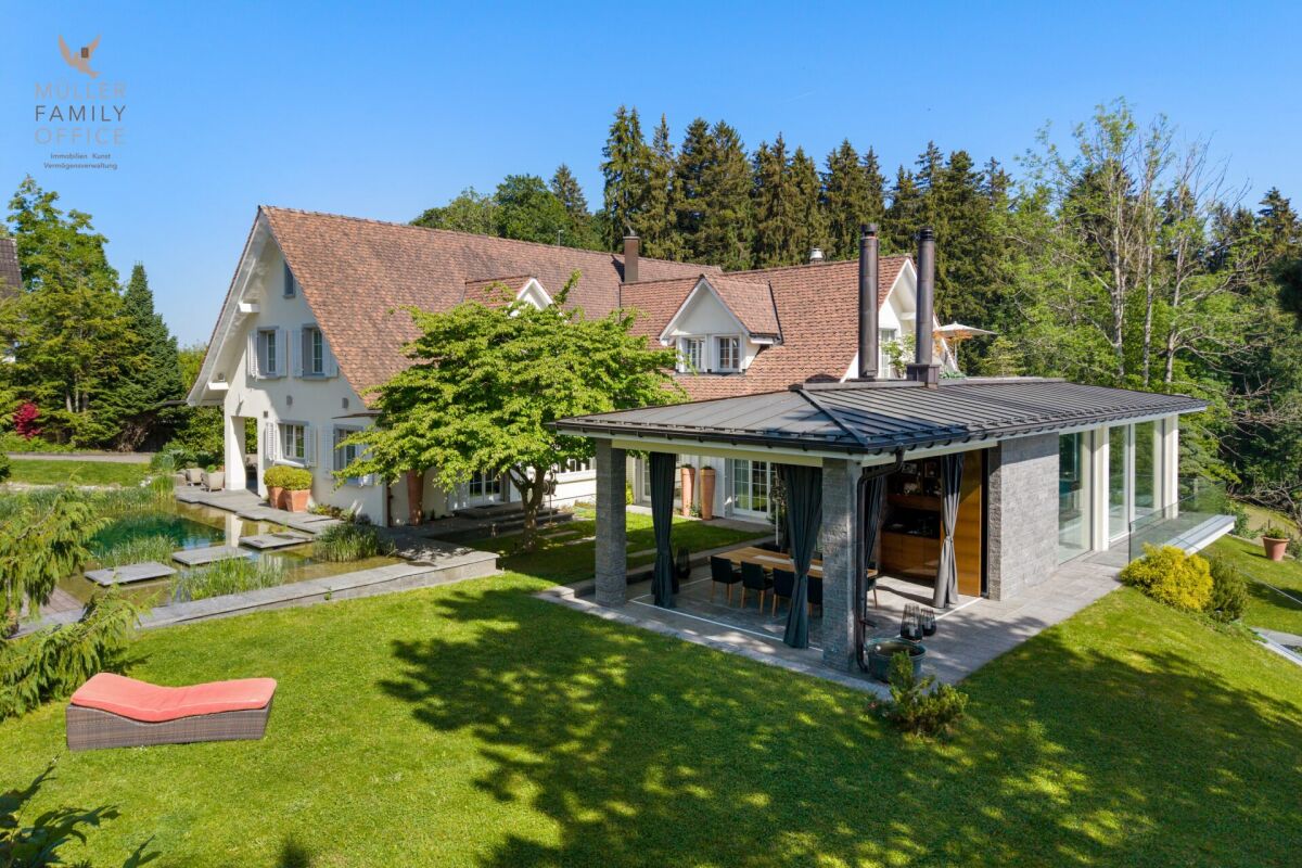 Großzügiges Einfamilienhaus mit Garten und Pavillon