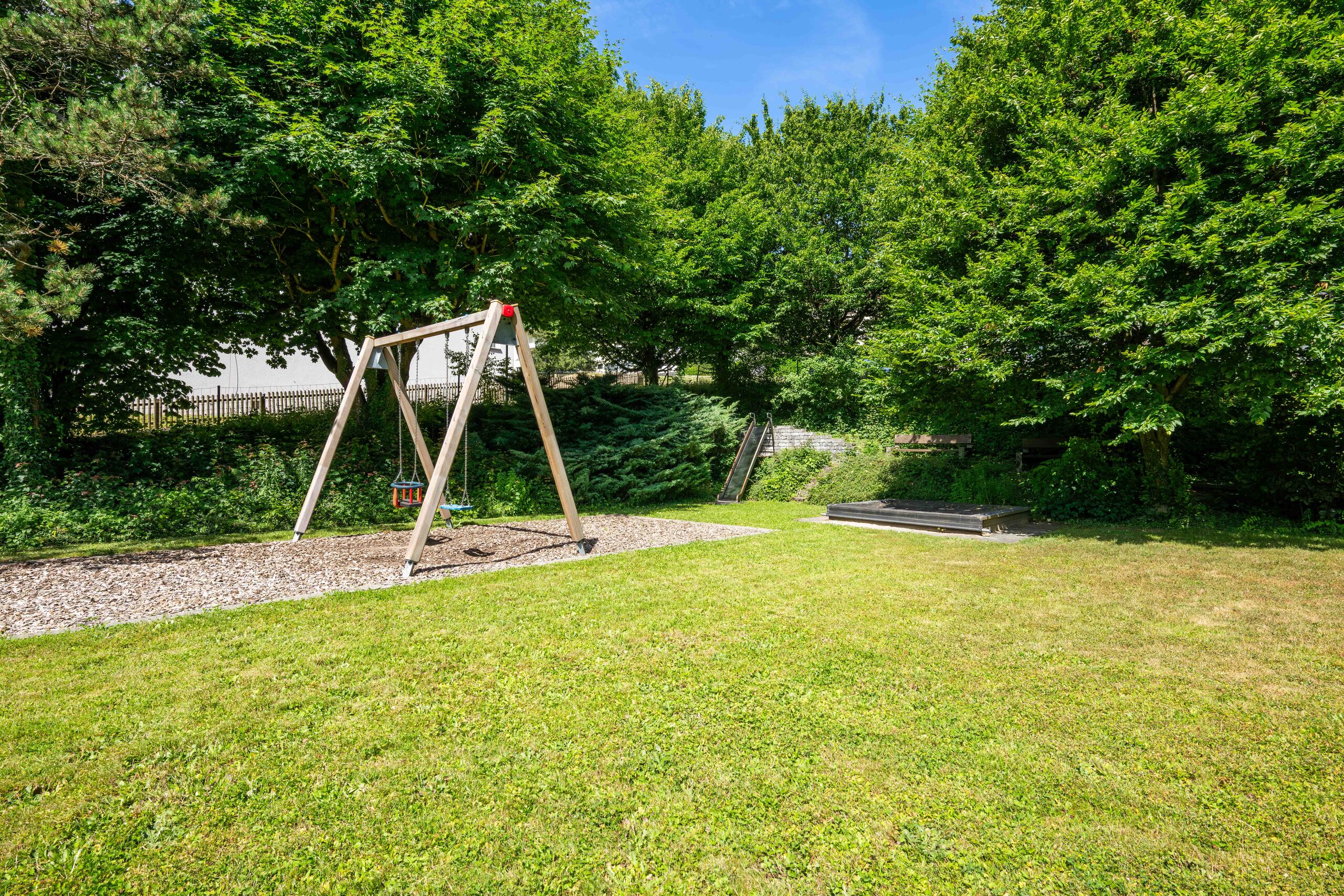 Garten mit Spielbereich