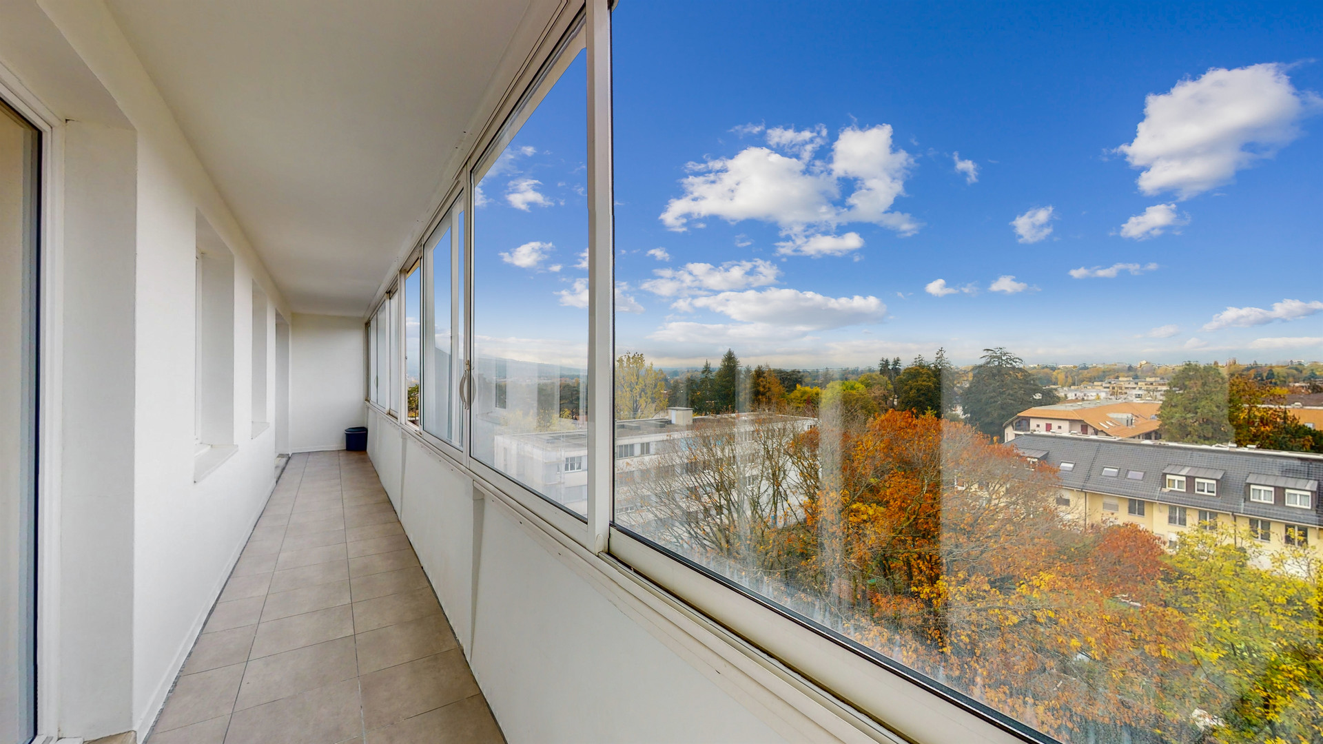Verglaster Balkon mit Weitblick