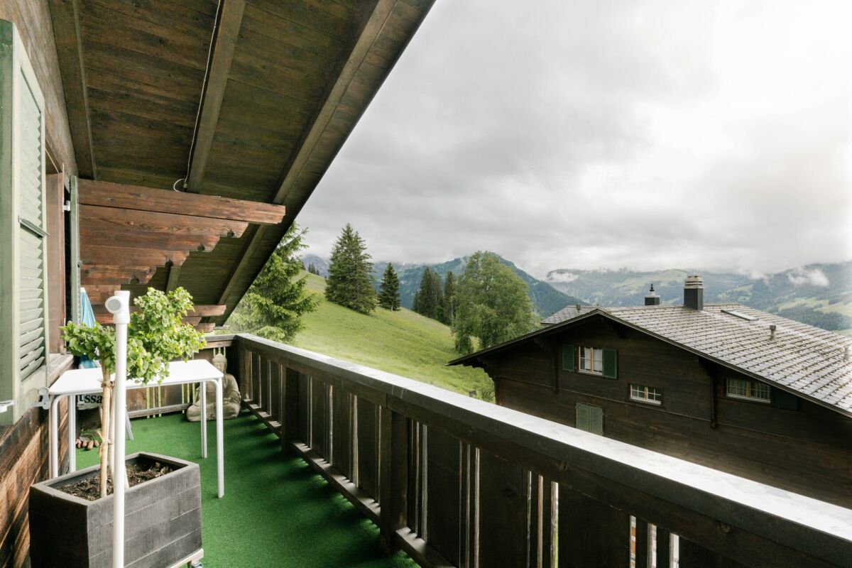 Balkon mit Bergblick