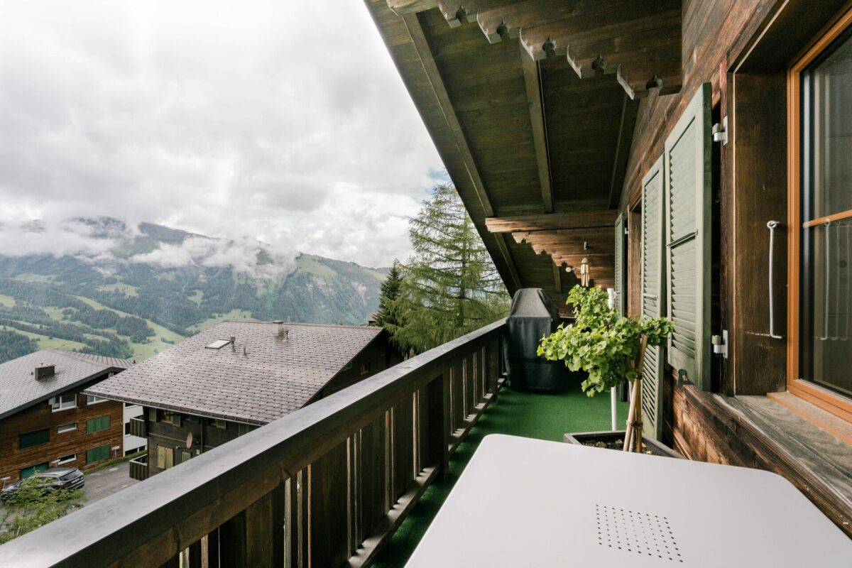 Balkon mit Bergblick