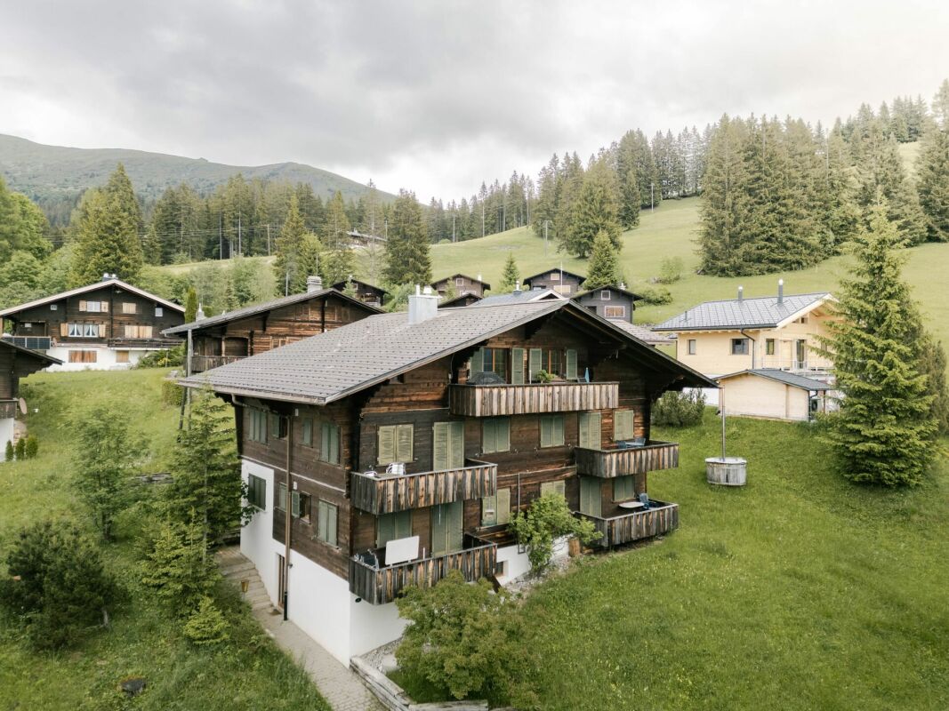 Alpenhaus in Hanglage