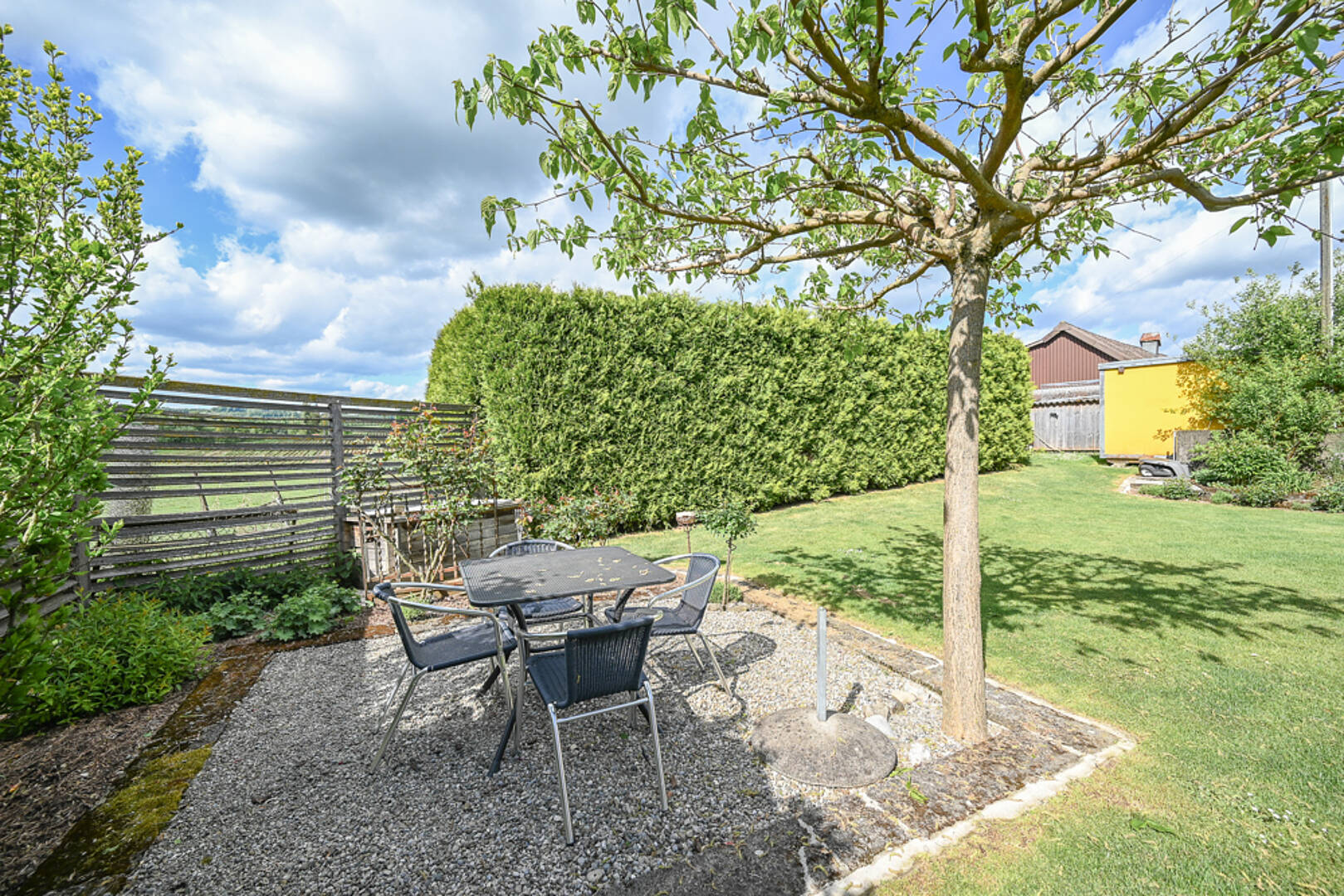 Garten mit Sitzplatz