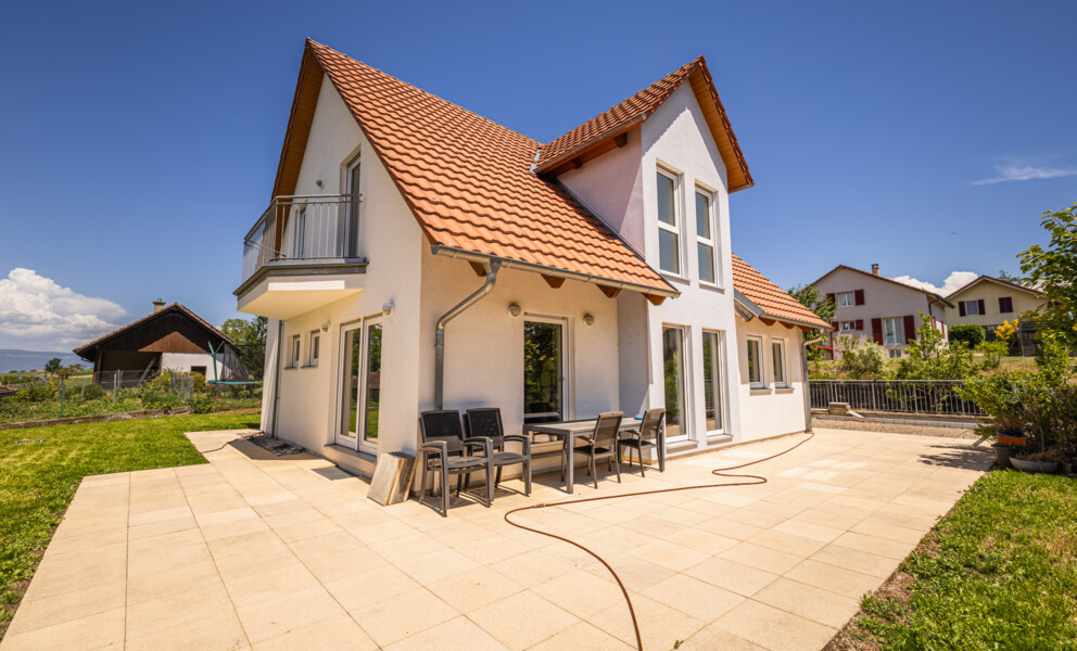 Einfamilienhaus mit Terrasse und Garten