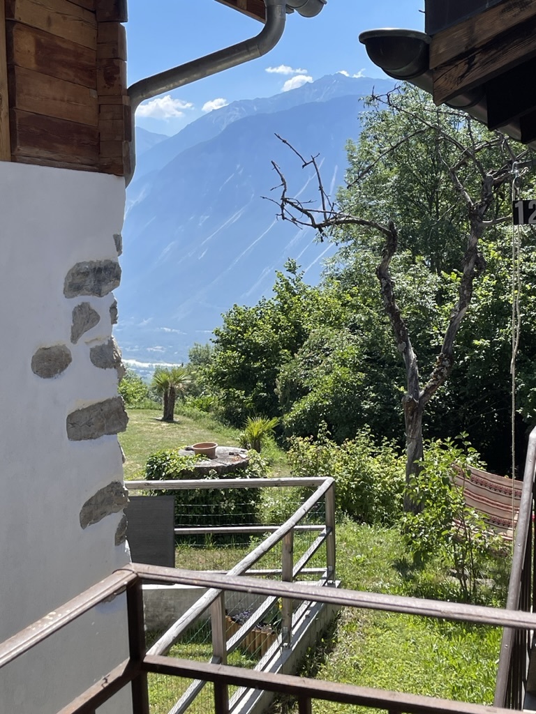 Balkon mit Bergblick