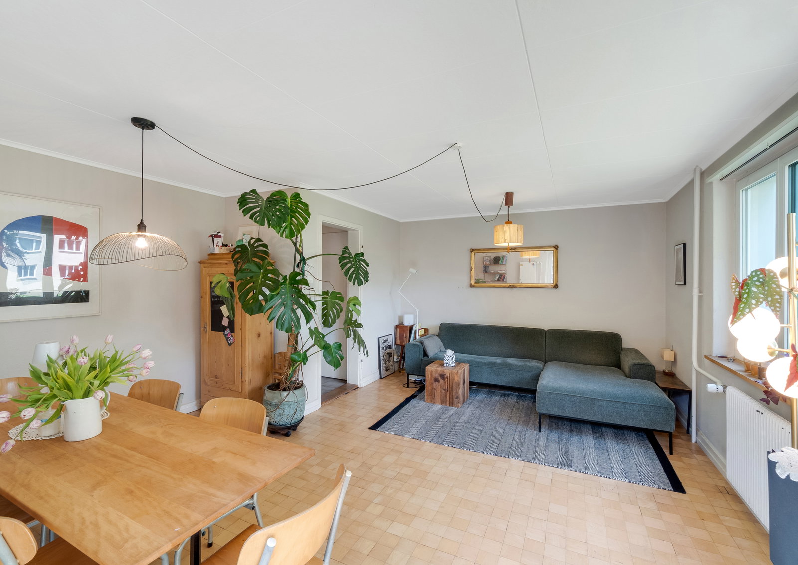 Wohn- und Esszimmer mit Sitzbereich