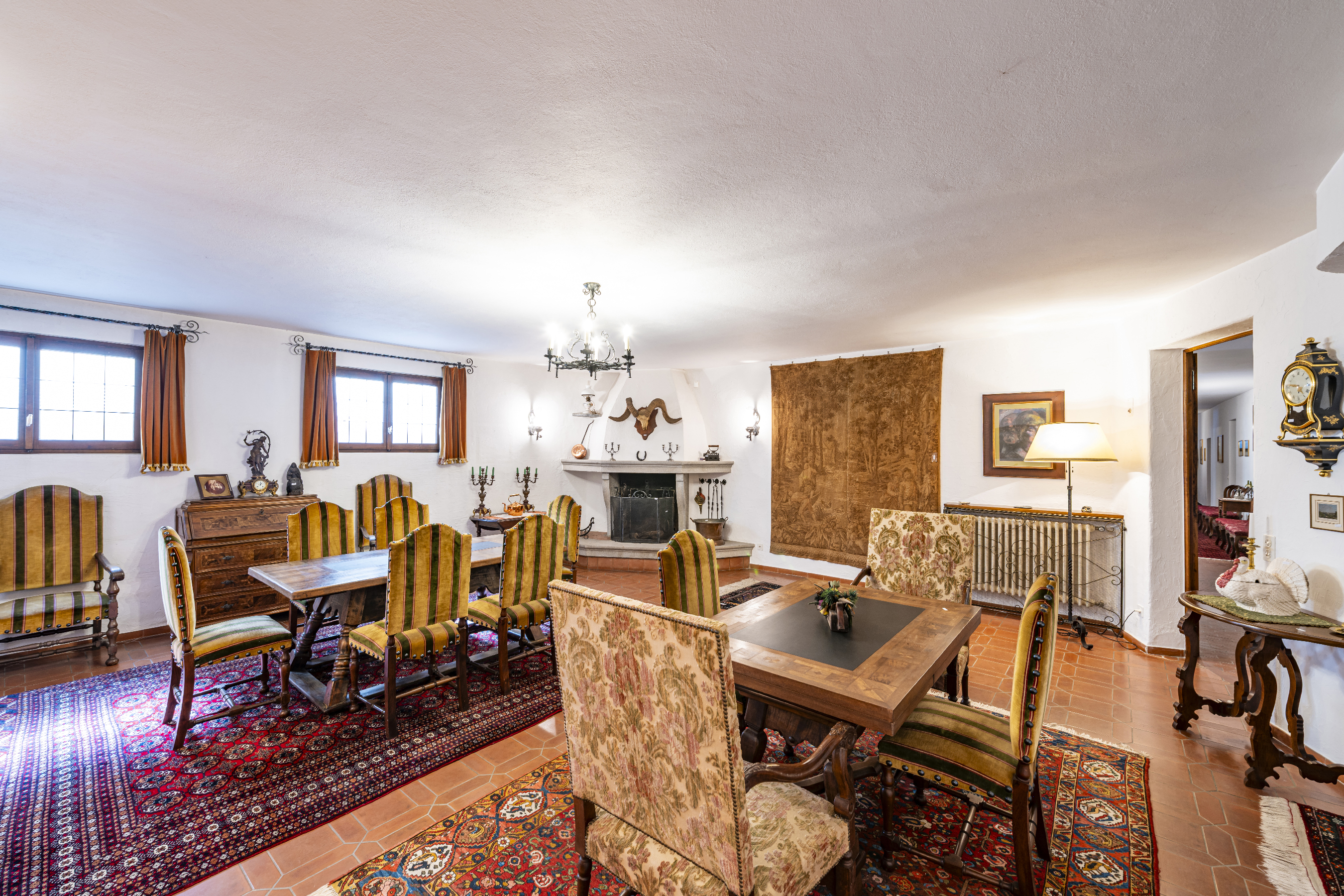 Esszimmer mit rustikaler Einrichtung