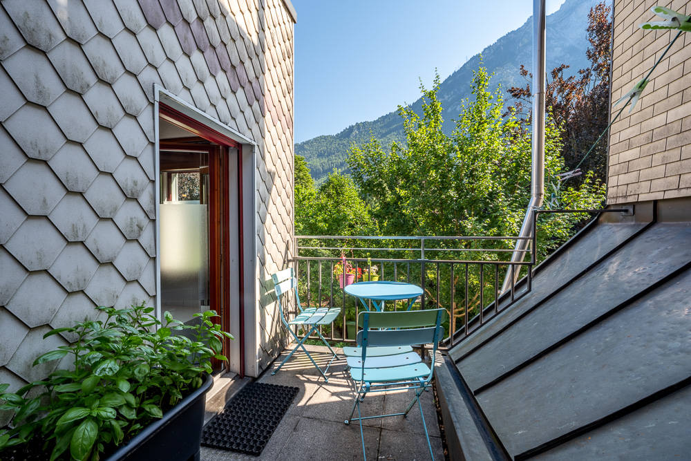 Balkon mit Bergblick