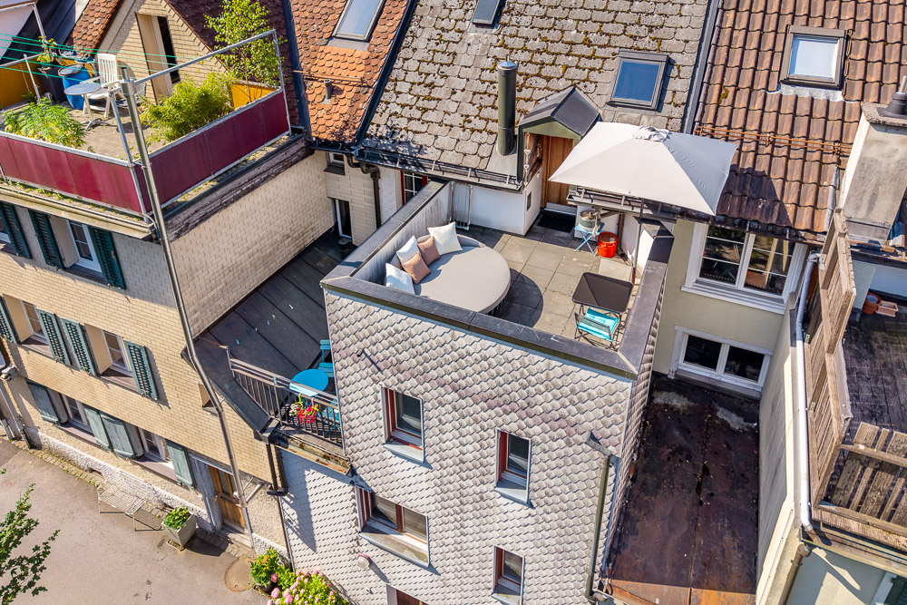 Dachterrasse eines Mehrfamilienhauses