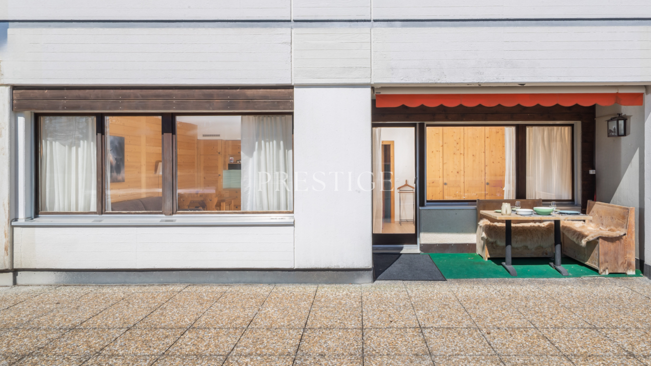 Außenansicht einer Erdgeschosswohnung mit Terrasse