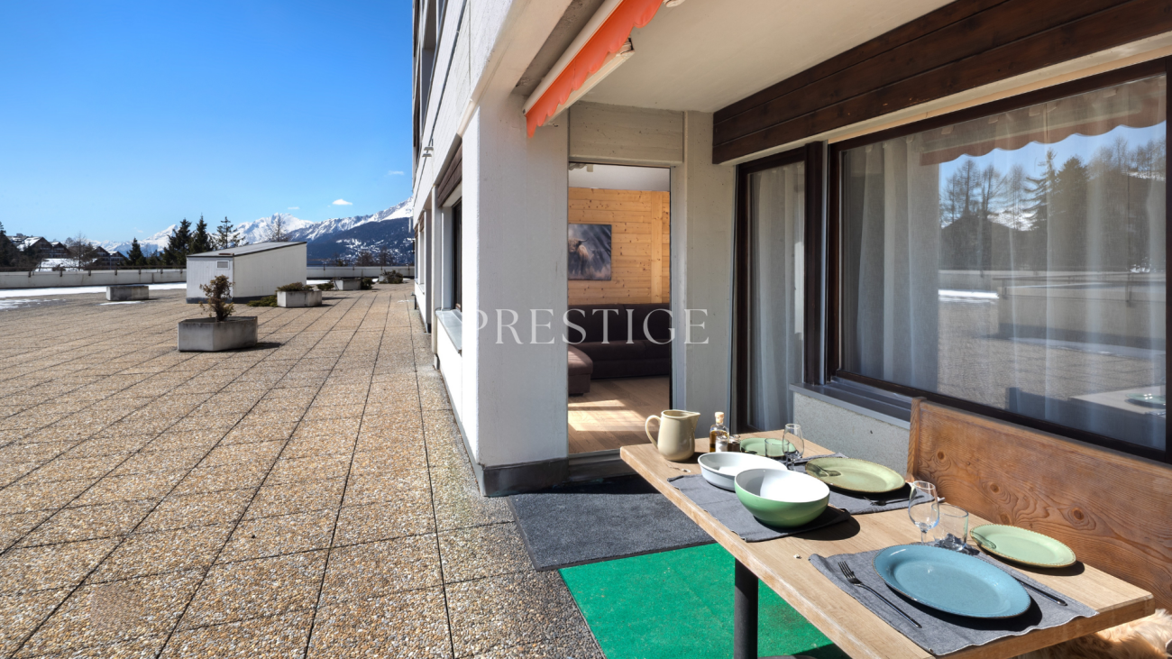 Dachterrasse mit Bergblick