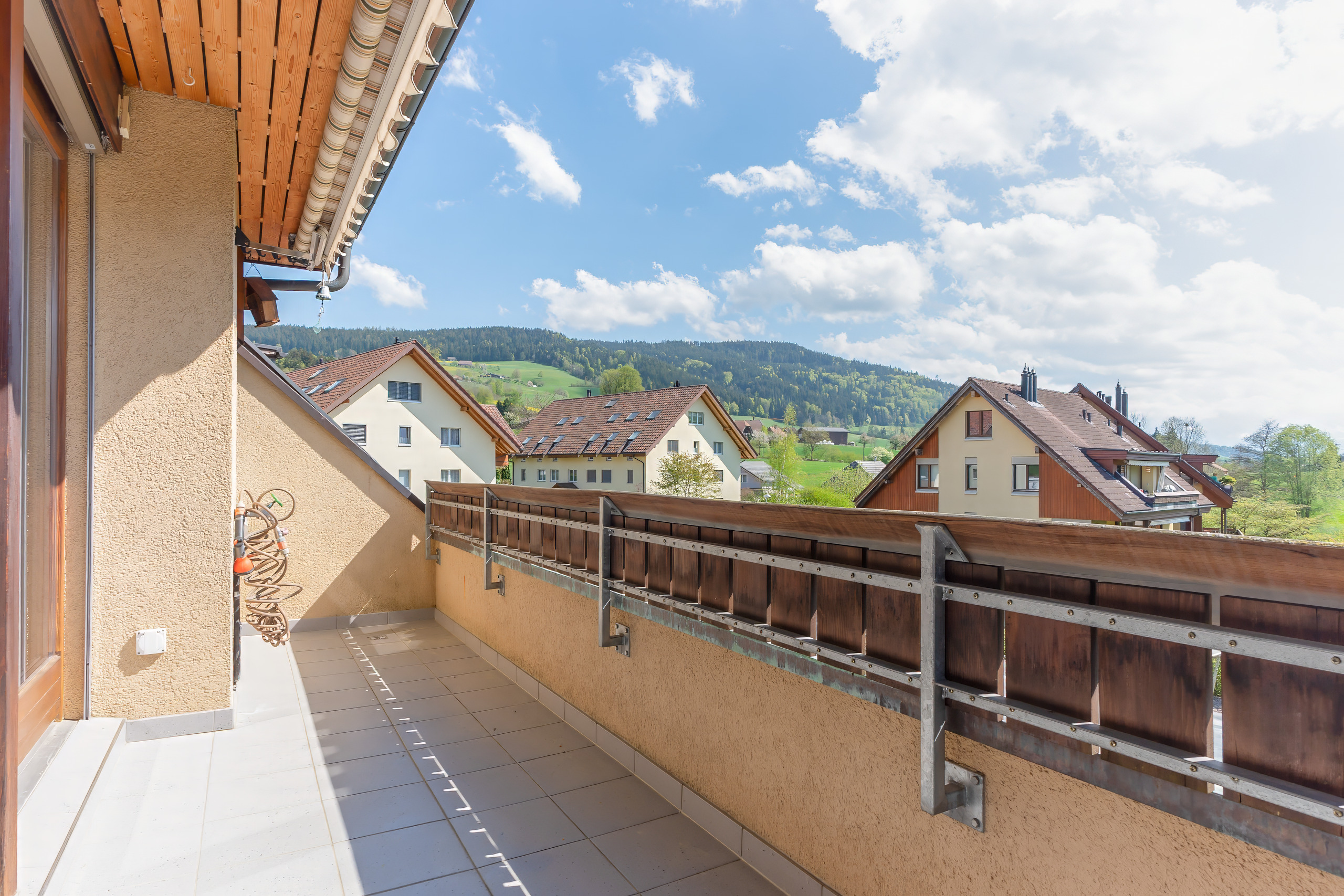Balkon mit Bergblick