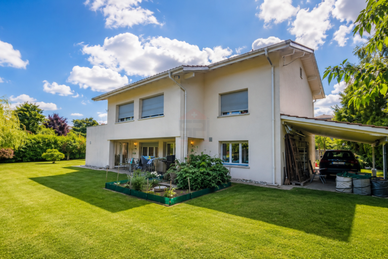 Einfamilienhaus mit großem Garten